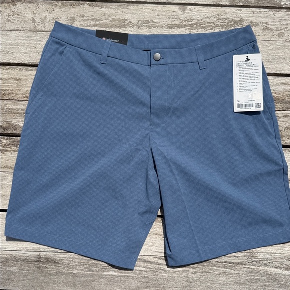Lululemon ABC Classic-Fit Short 9